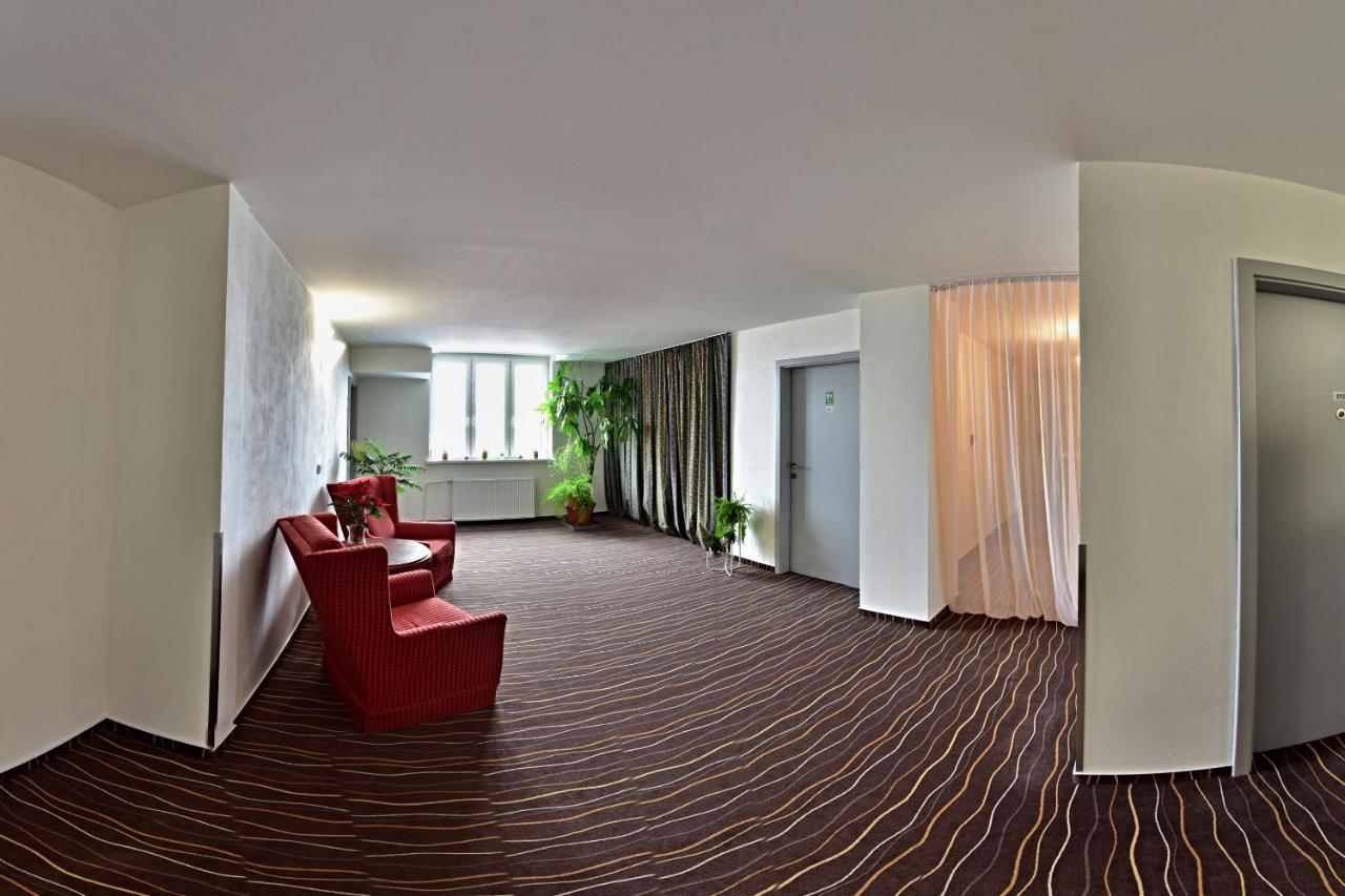 S-centrum 4*